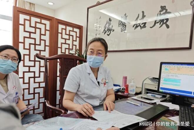 中医戈焰：秋燥伤肝最无声！一杯枸杞菊花茶养肝血、防肝炎！